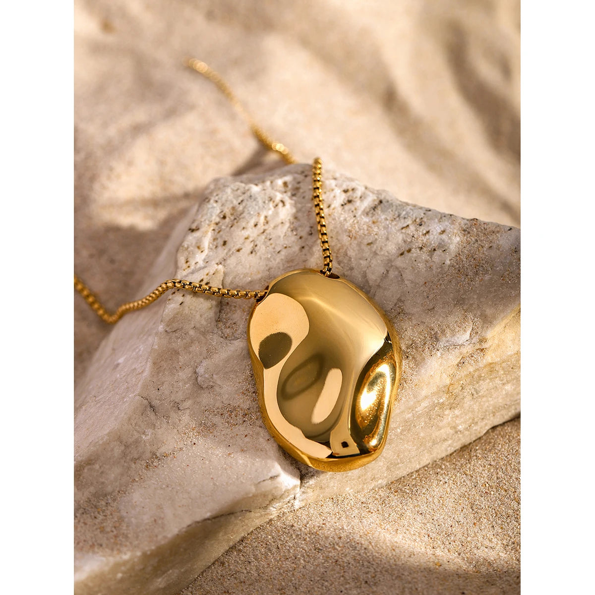 Irregular Concave Pendant Necklace