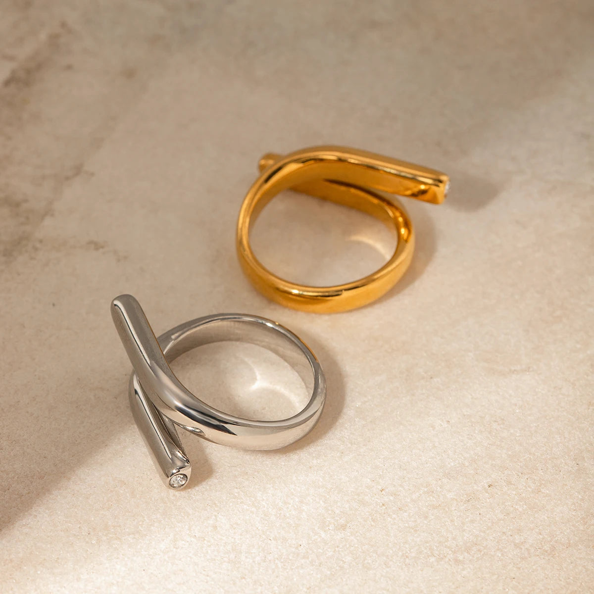 Staggered Opening Ring