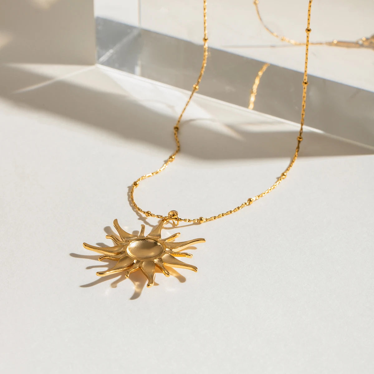 Smooth Sun Pendant Necklace