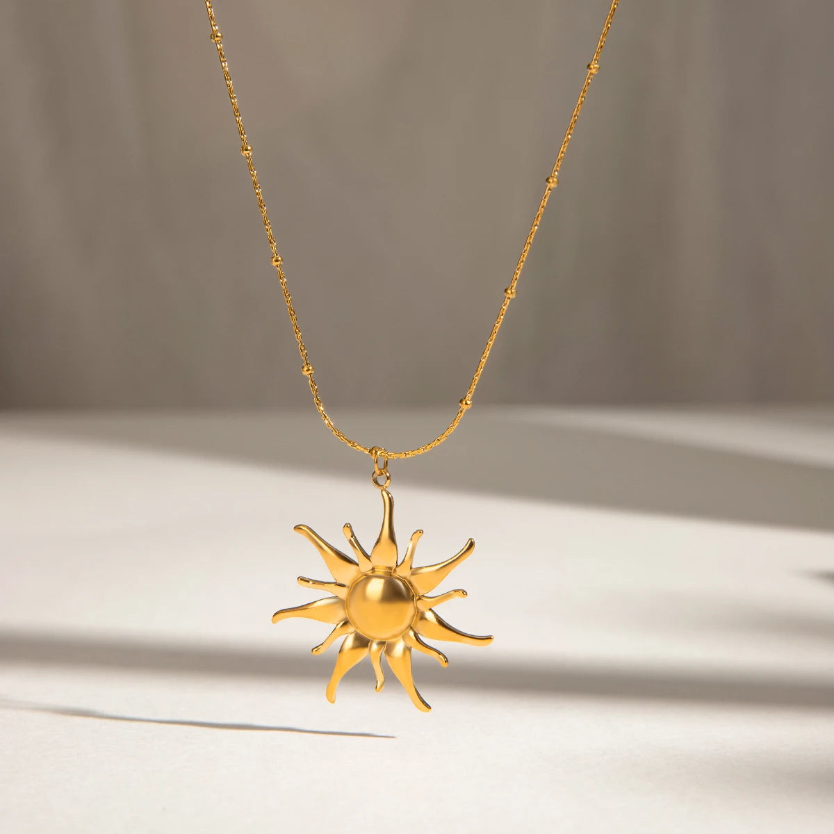 Smooth Sun Pendant Necklace