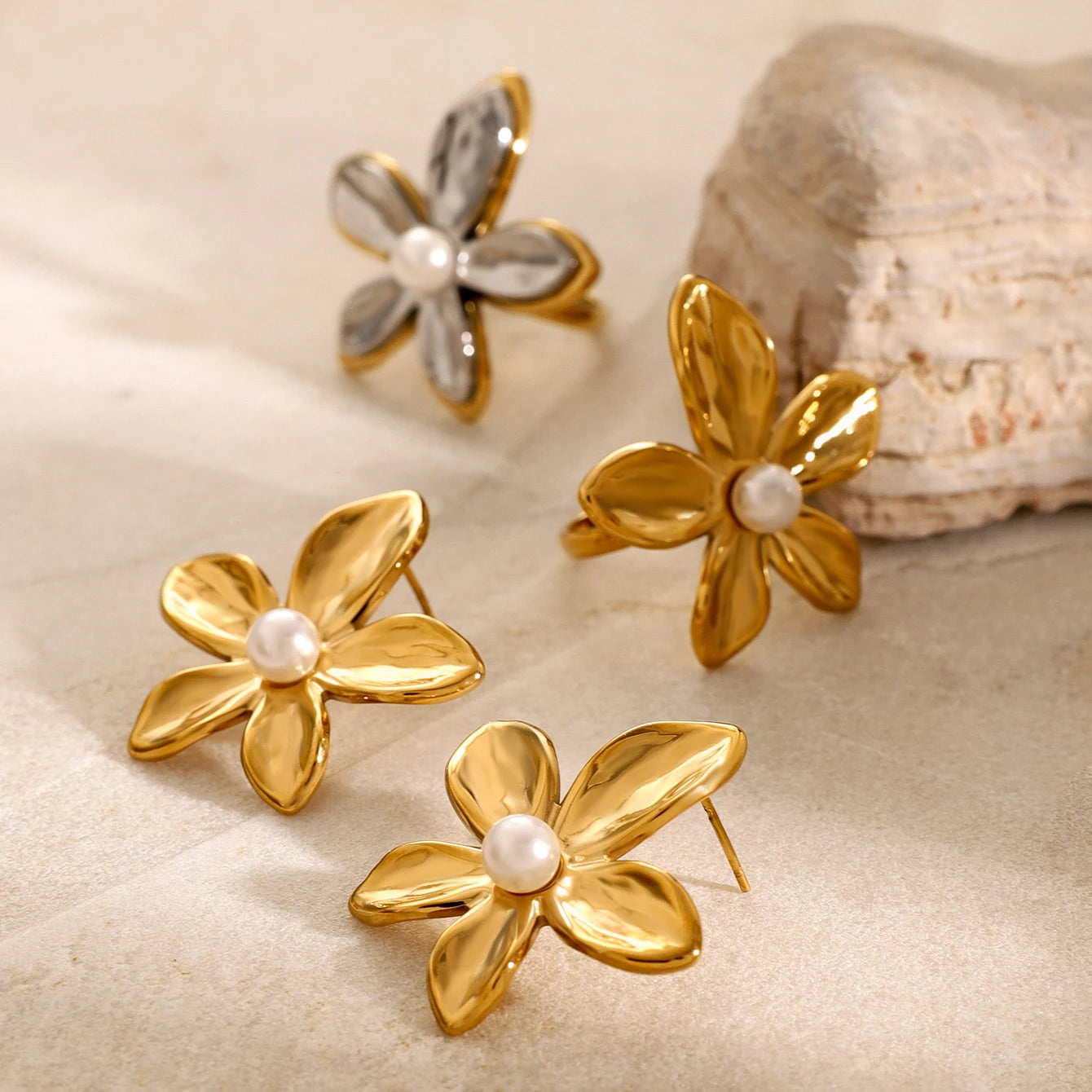 Beach Flower Ring