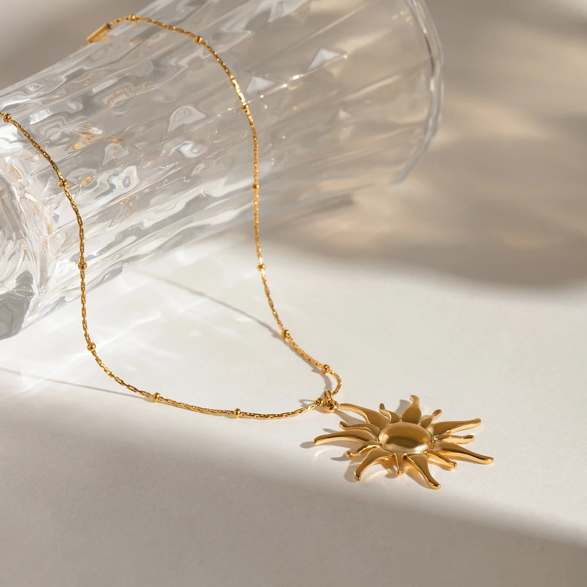 Smooth Sun Pendant Necklace