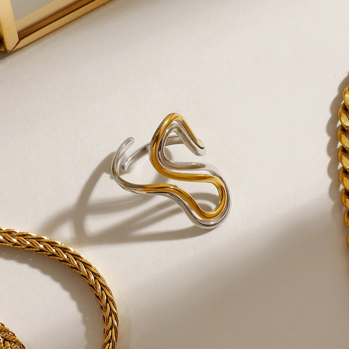Double-layer S-shaped Ring