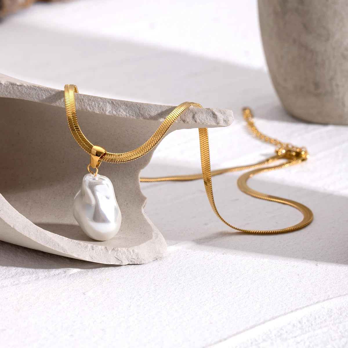 Glass Pearl Pendant Necklace