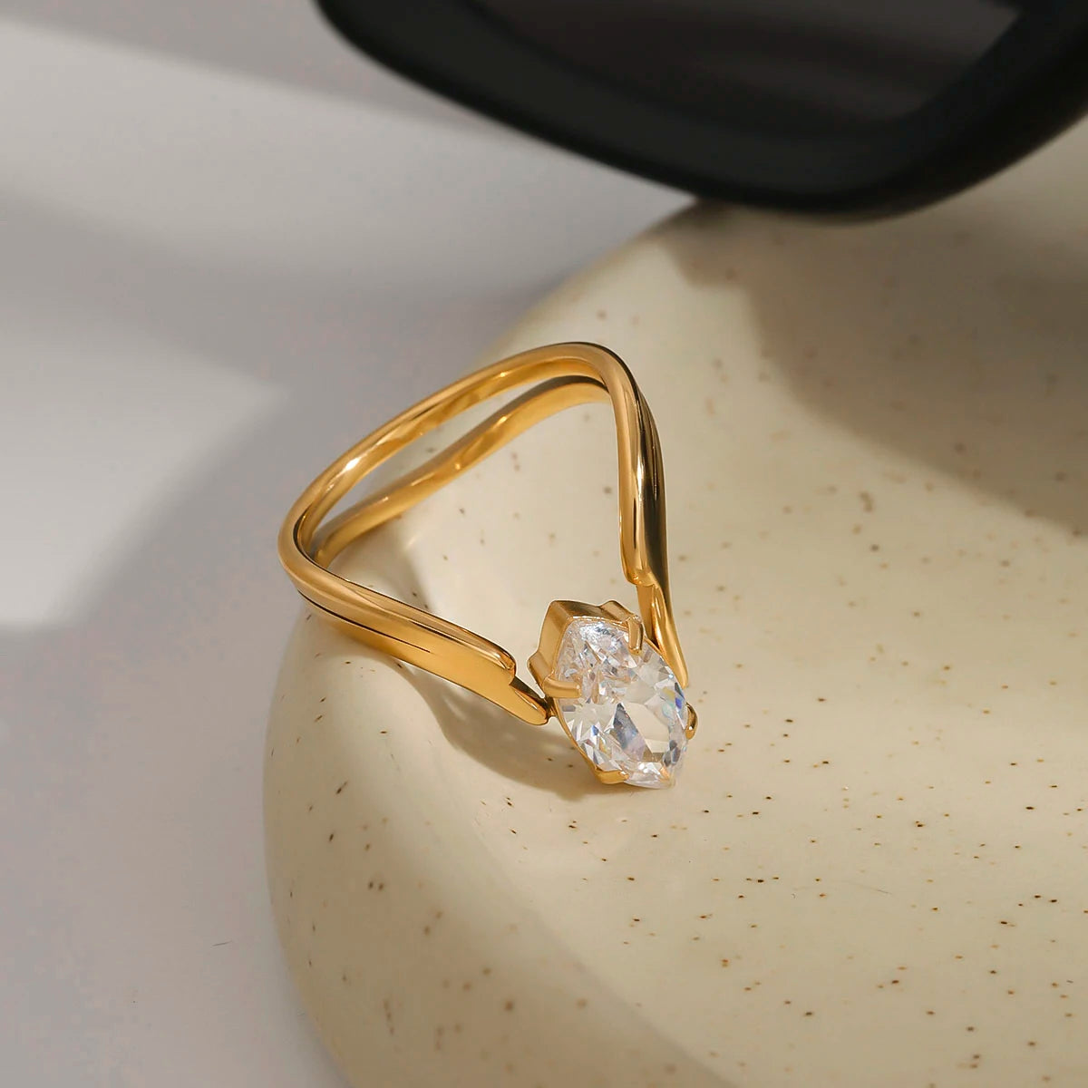 Classic Twist Zircon Ring
