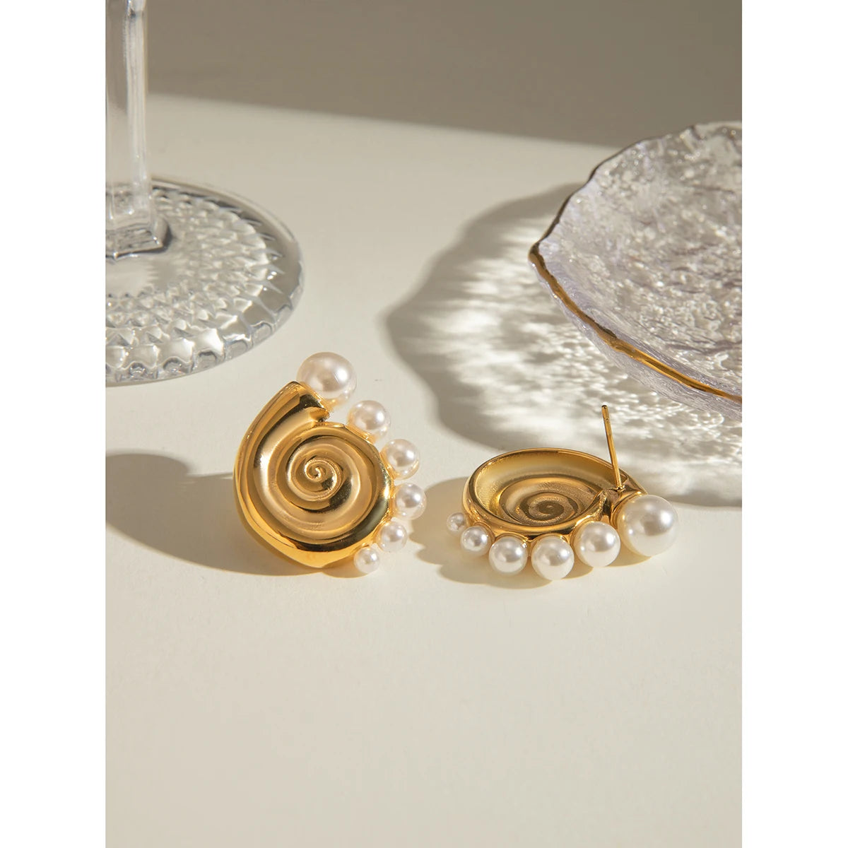 Hlalf Conch Circle Earring