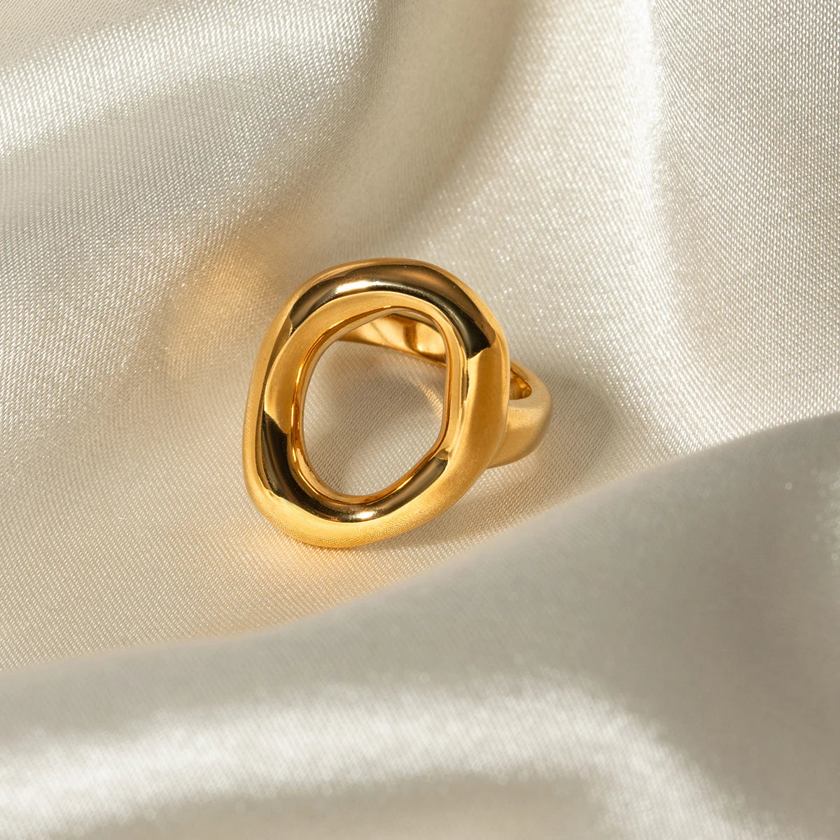 Hollow Oval Ring
