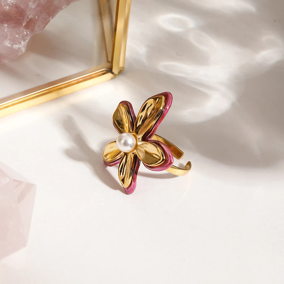 Flower Inlaid Glass Pearl Ring