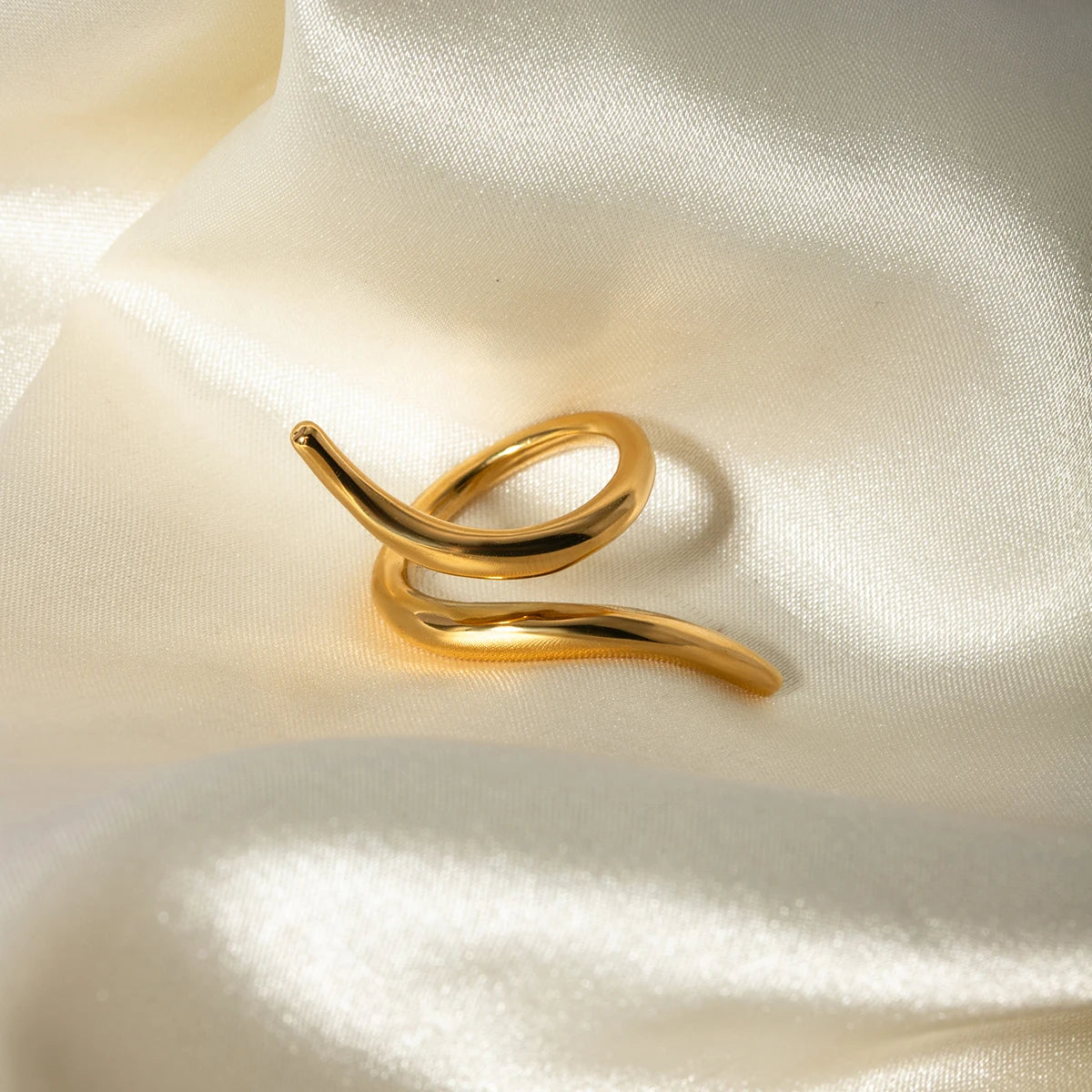 Simple Glossy Line Ring