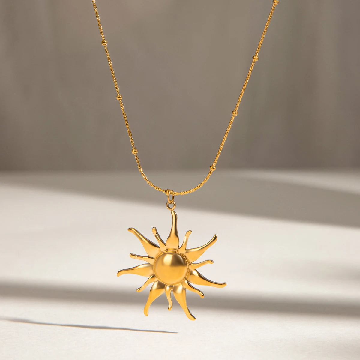 Smooth Sun Pendant Necklace