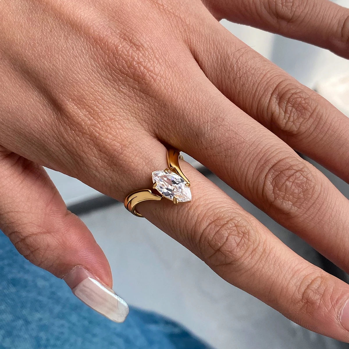 Classic Twist Zircon Ring