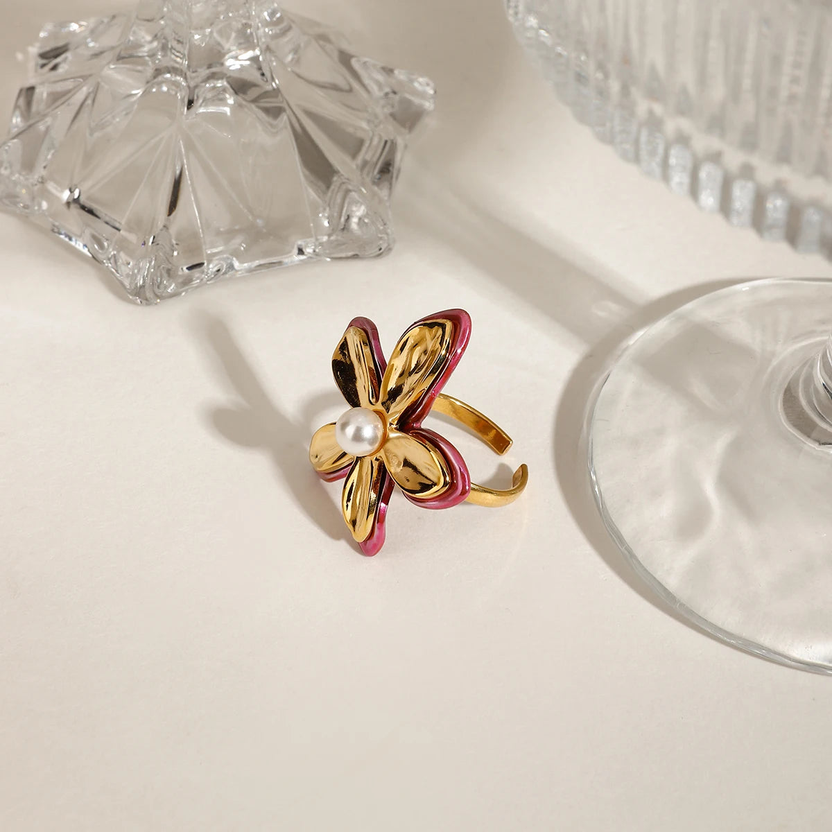 Flower Inlaid Glass Pearl Ring