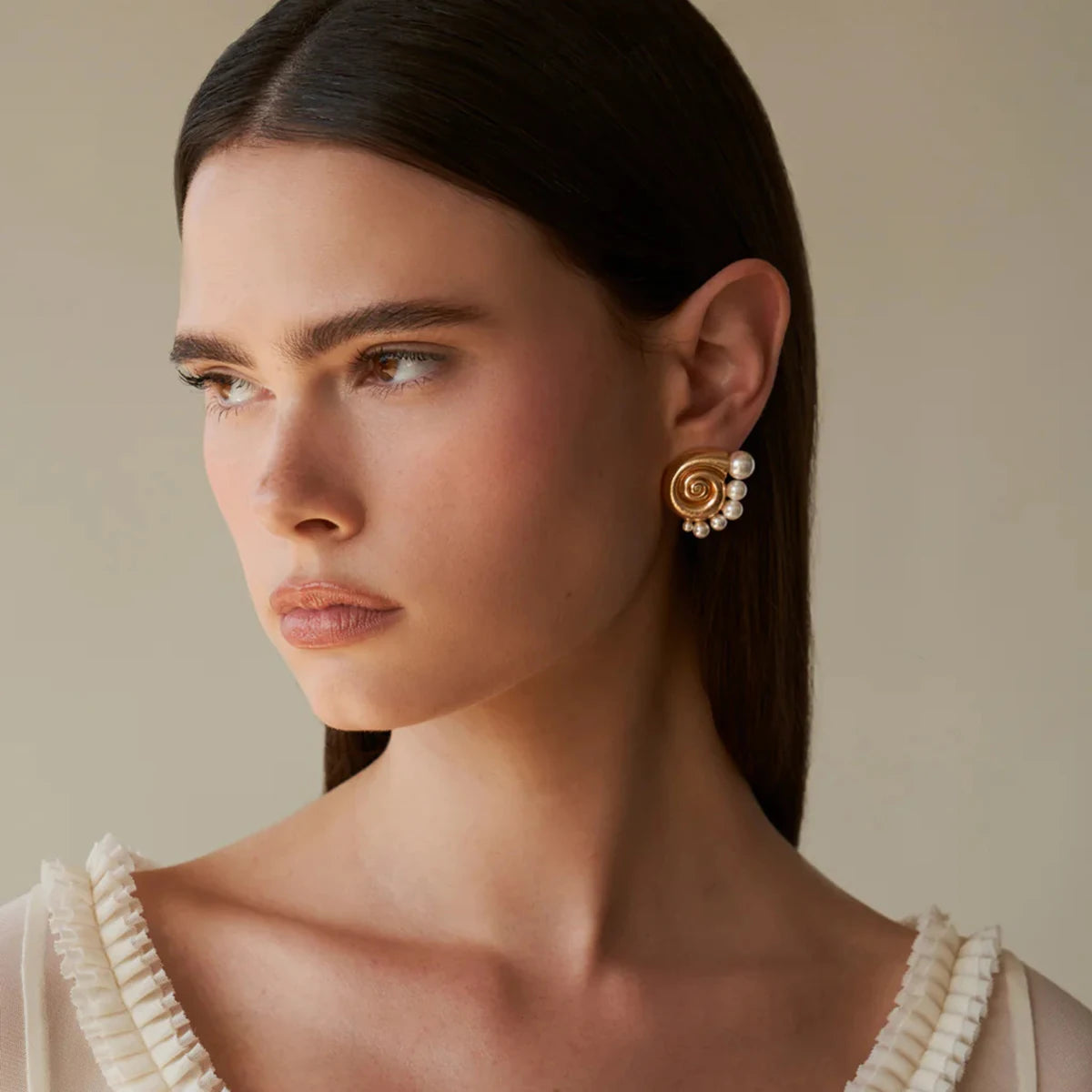 Hlalf Conch Circle Earring