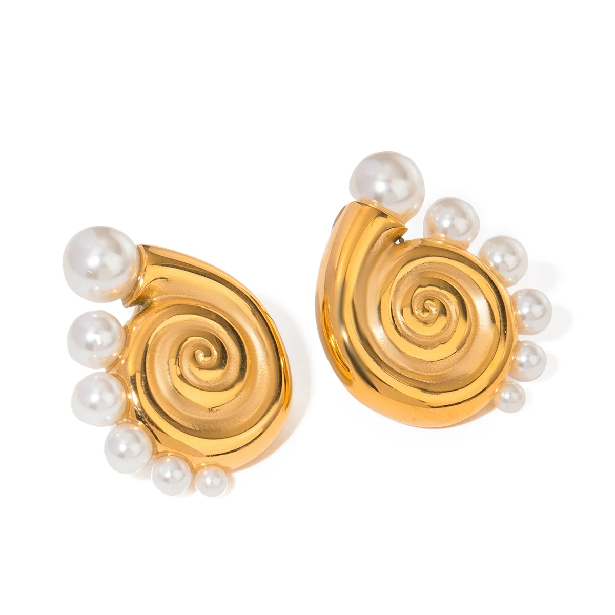 Hlalf Conch Circle Earring