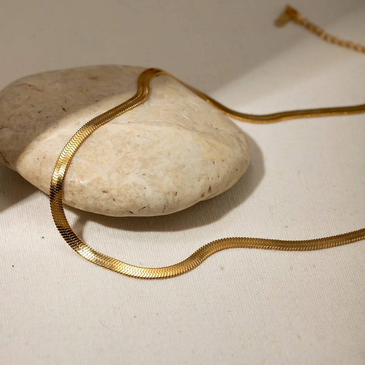 Gold Minimalistic Flat Chain Bracelet