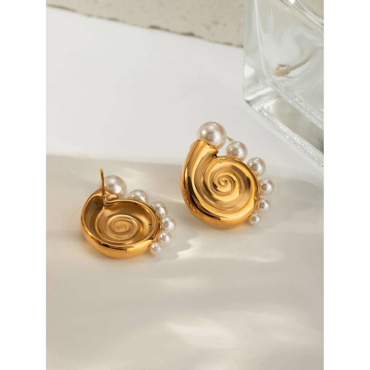 Hlalf Conch Circle Earring