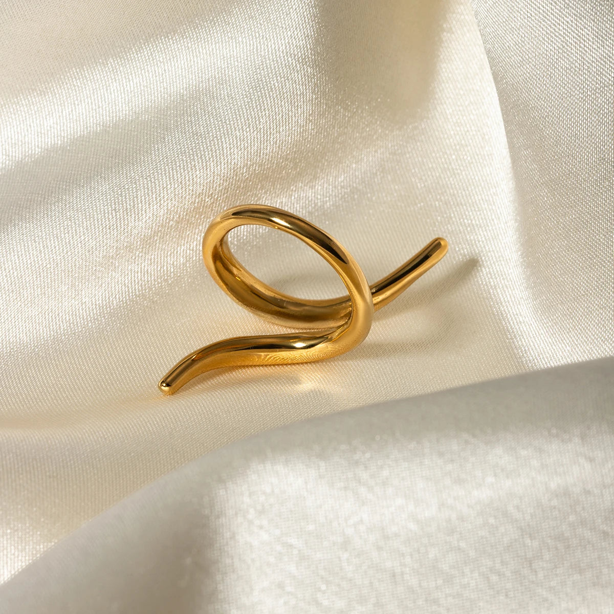 Simple Glossy Line Ring