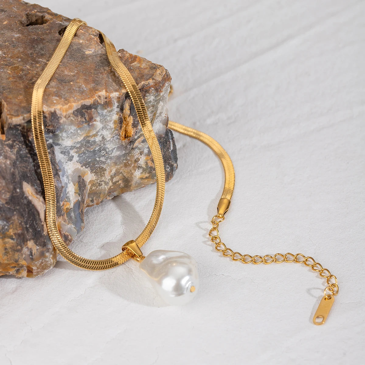 Glass Pearl Pendant Necklace