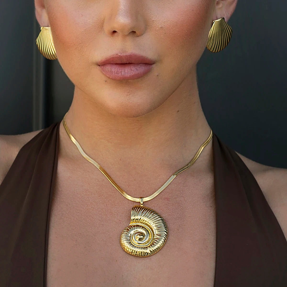 Conch Pendant Necklace