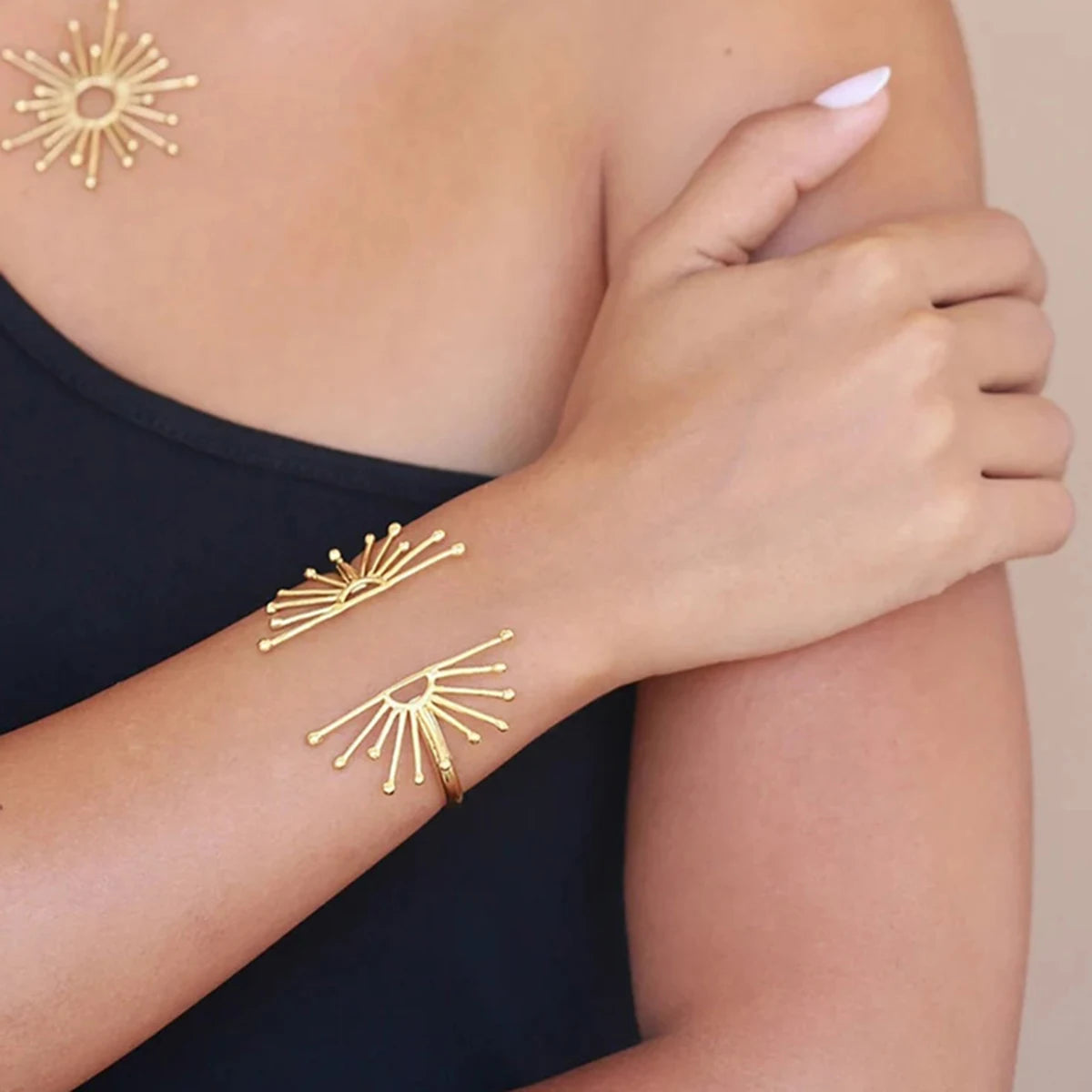 Gold Flower Open Bracelet