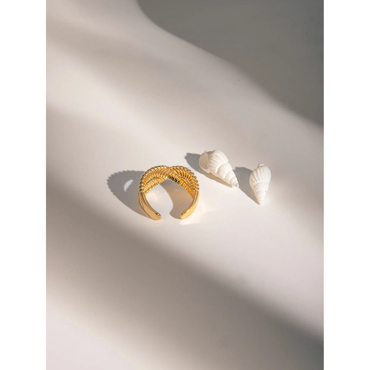 Cross-over Ring