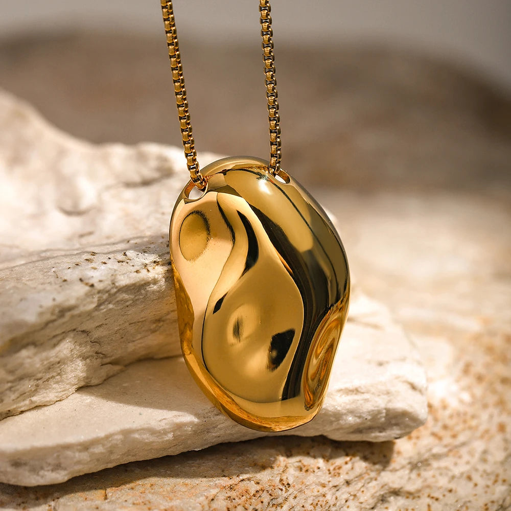 Irregular Concave Pendant Necklace