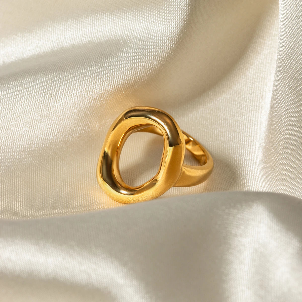 Hollow Oval Ring
