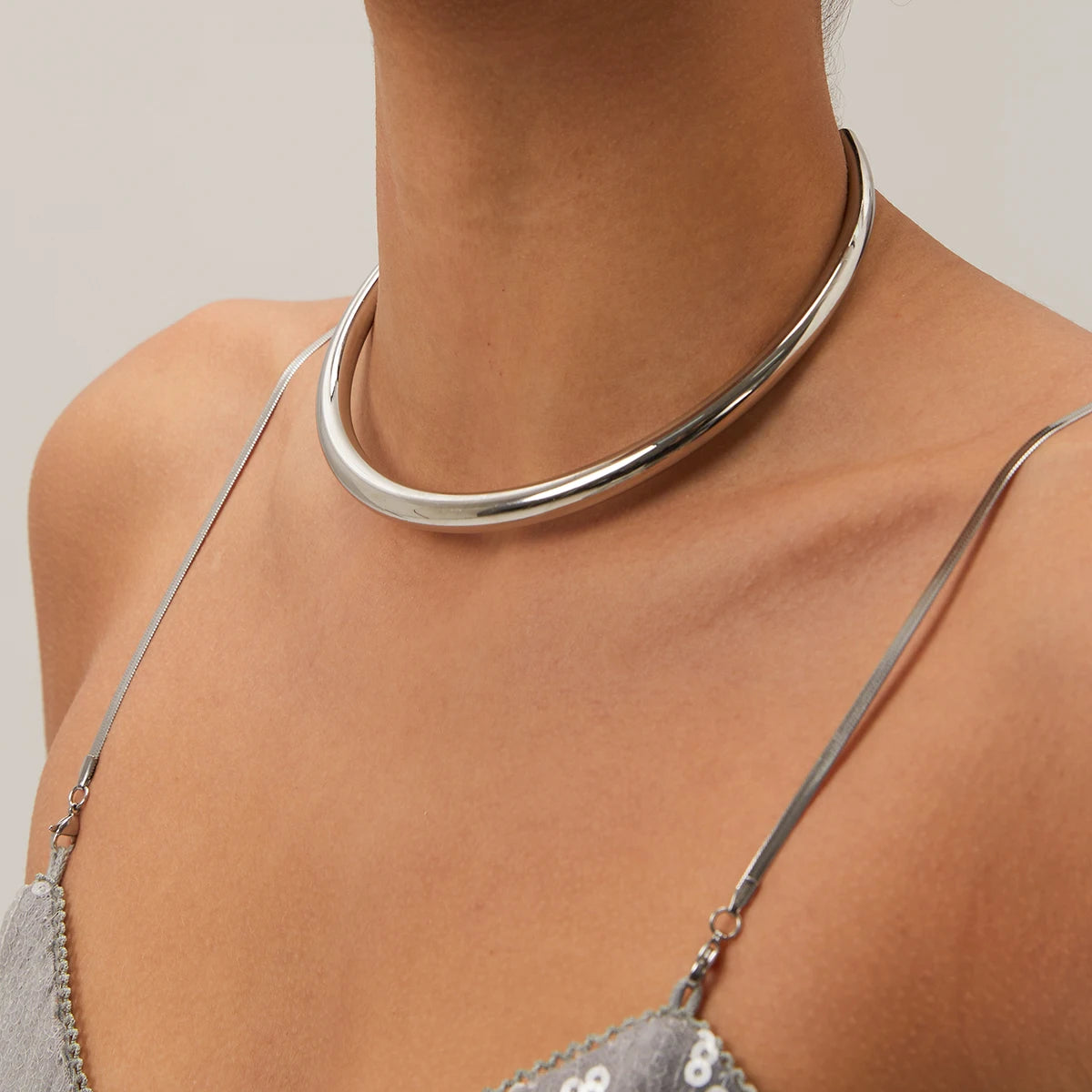 Glossy Smooth Collar Necklace