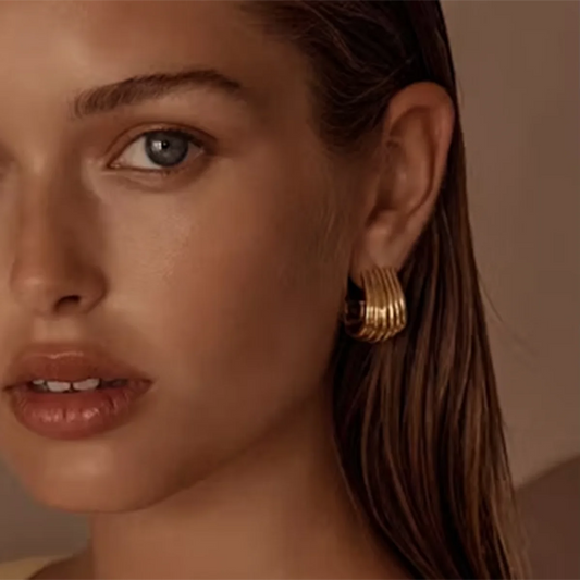 Gold Vintage Ribbed Earring